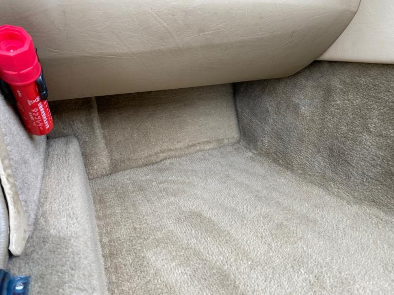 MG RV8 4.0 CONVERTIBLE WOODCOTE GREEN * TOP GRADE * 31000 MILES WITH 12 SERVICE 