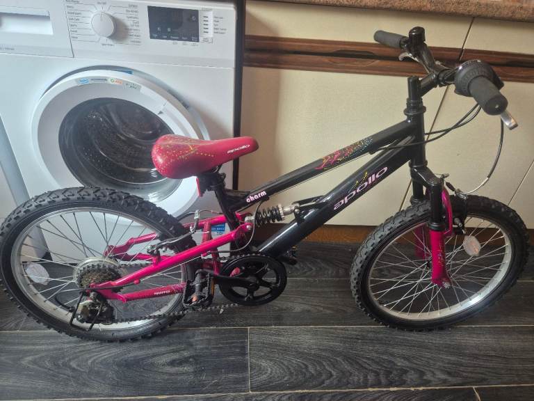 Apollo Kids Mountain Bike – Black & Pink, Good Condition