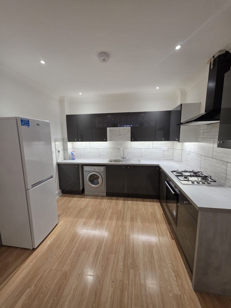 2 Bedroom Flat 