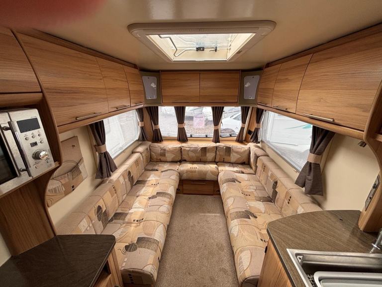 Bailey OLYMPUS 460 - 2 BERTH - 2013 - MOTOR MOVER