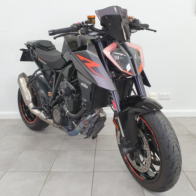 KTM 1290 Super Duke R 2017- Full Titanium Akrapovic, Track Pack, Valve Svc Done
