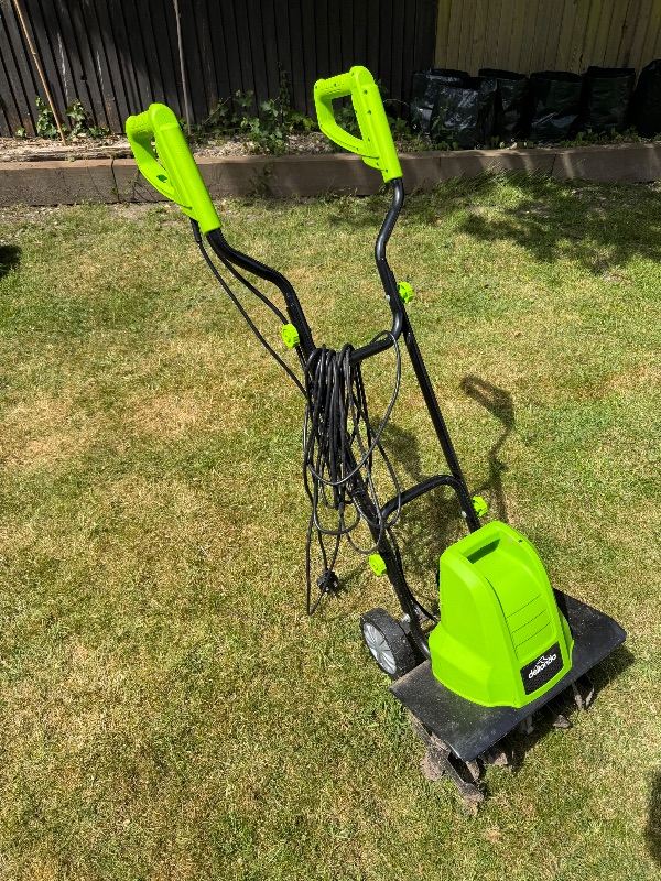 Cultivator / tiller