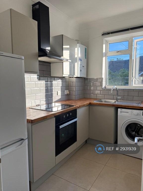 1 bedroom flat in Lancaster Road, Barnet, EN4 (1 bed) (#2931939)