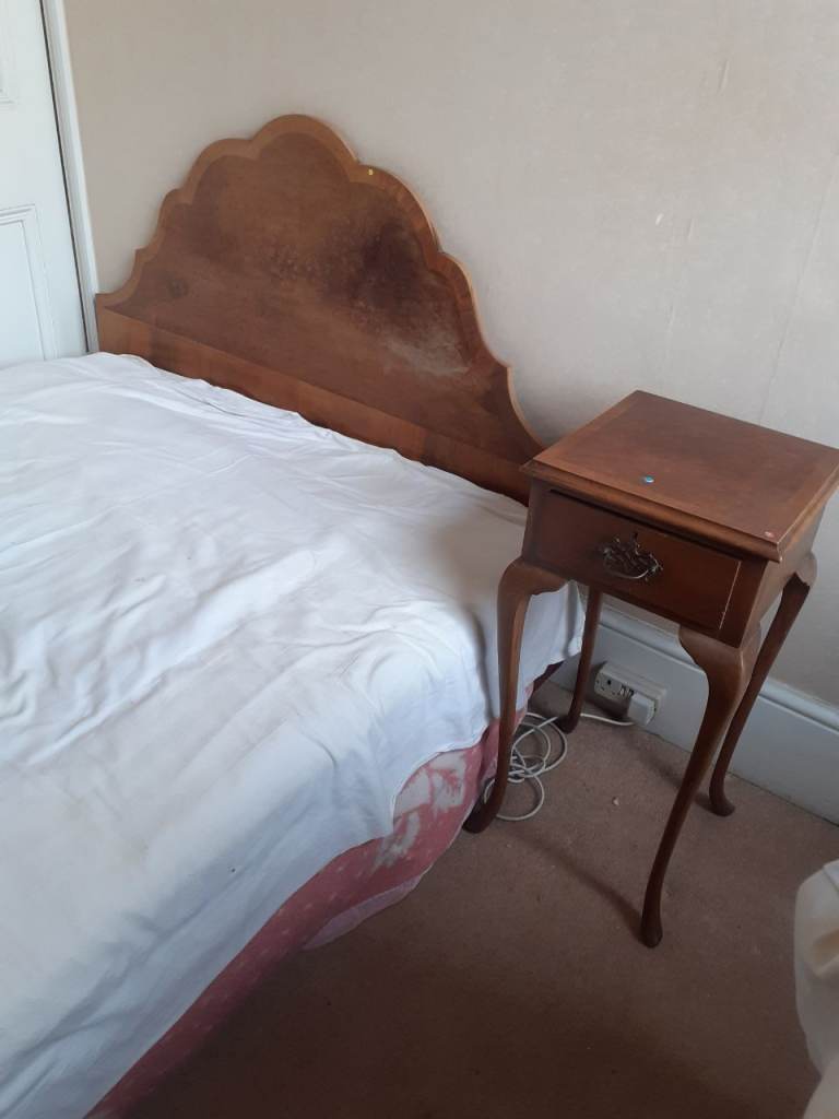 🚨FREE DOUBLE BED WITH MATTRESS HEADBOARD AND MATTRESS + FURNTURE RUGS WARDROB DINING TABLE FREE 