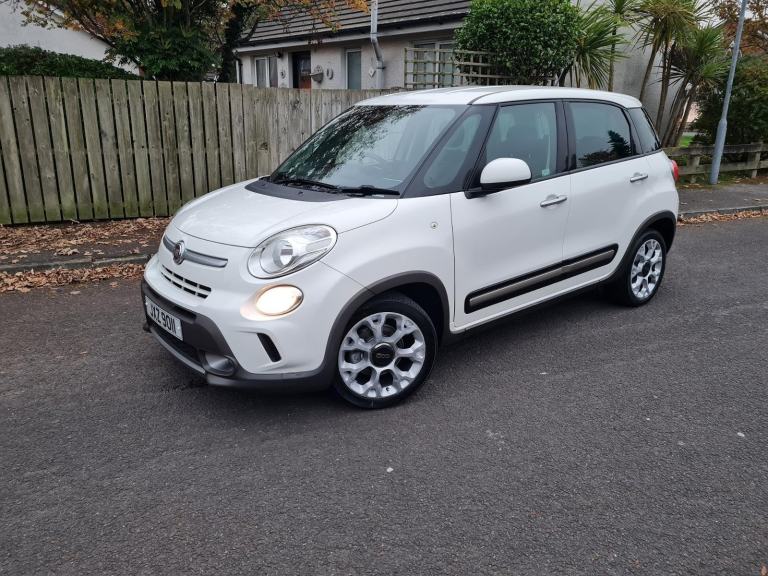 A Real Head Turner Diesel 2014 Fiat 500L Lounge 1.6 Multijet Mpv fuel economy around 60-63 mpg,