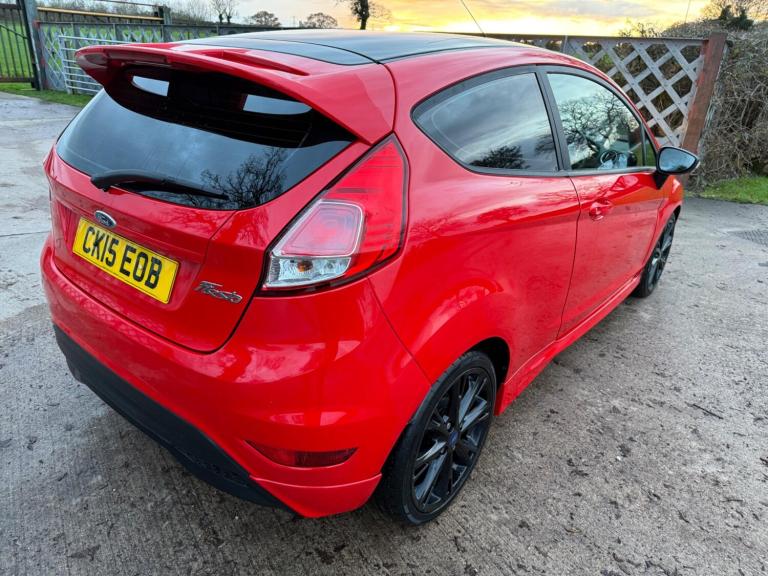 2015 Ford Fiesta 1.0 EcoBoost 140 Zetec S Red 3dr HATCHBACK PETROL Manual