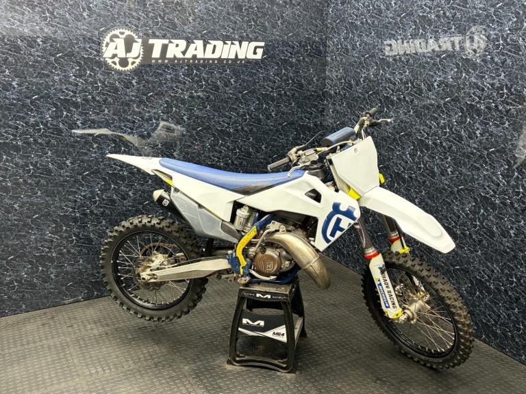 Husqvarna TC 125 2020 (MX / MOTOCROSS / ENDURO ) @ AJ TRADING