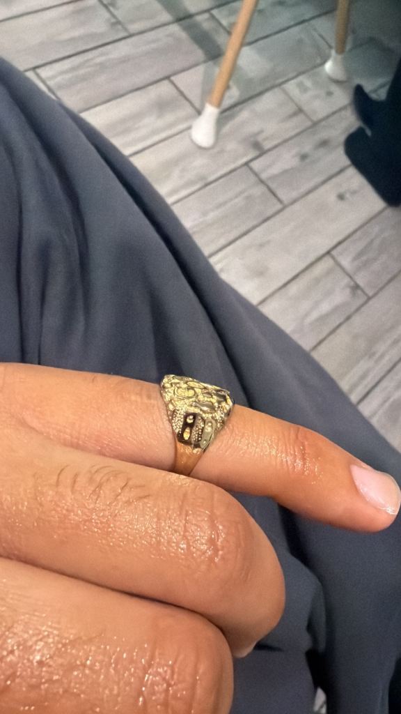 Stunning 9ct Gold Nugget Ring – Barely Worn!