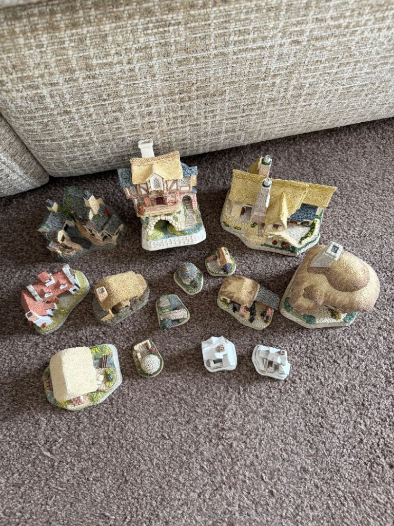 Collection of David Winter Cottages - The Fishermen's Wharf