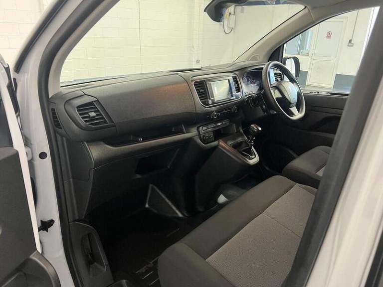 2024 Peugeot Expert 1000 1.5 BlueHDi 100 Professional Premium + Van PANEL VAN DIESEL Manual