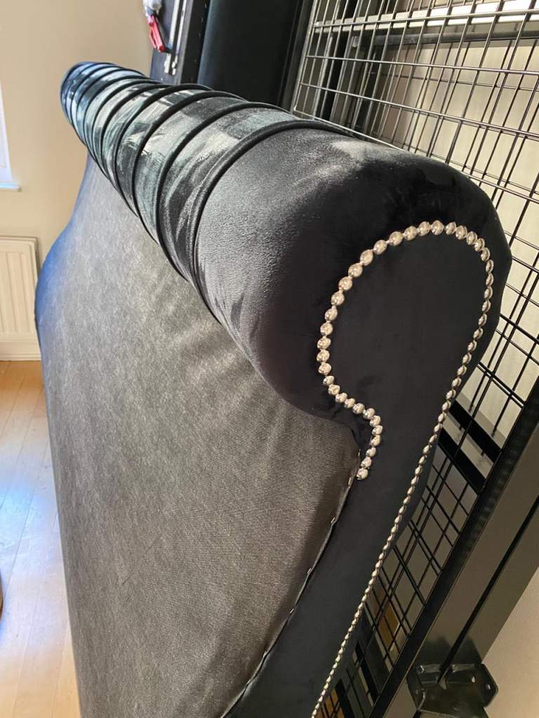 Super kingBed Frame – Great Condition – No Mattress