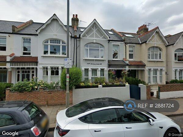 2 bedroom flat in Replingham Road, London, SW18 (2 bed) (#2881724)