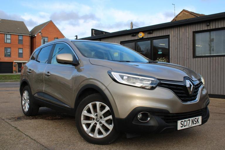 2017 Renault Kadjar 1.2 TCe Dynamique Nav SUV 5dr Petrol Manual Euro 6 (s/s) (130 ps) SUV Petrol ...