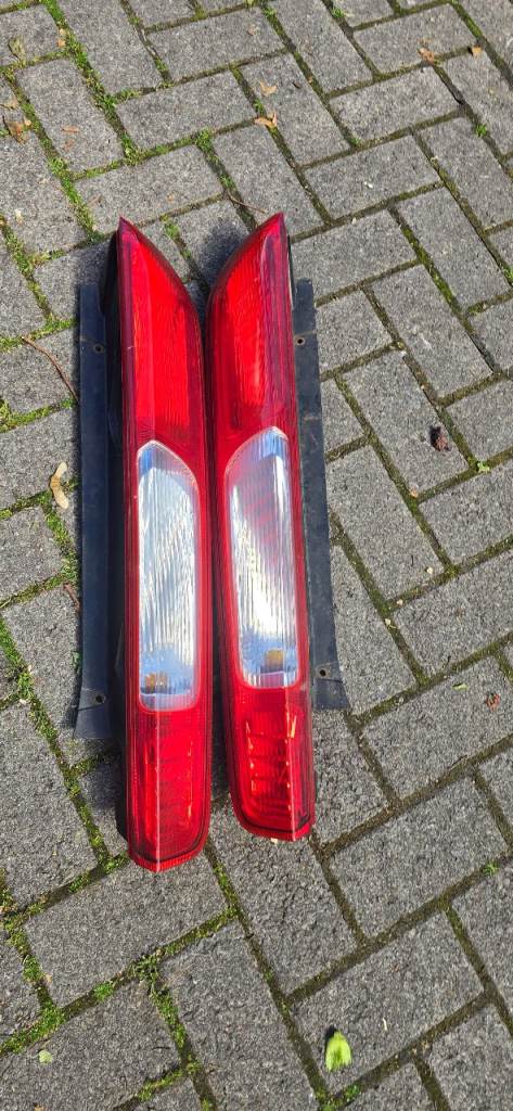 2005 ford focus rear lights