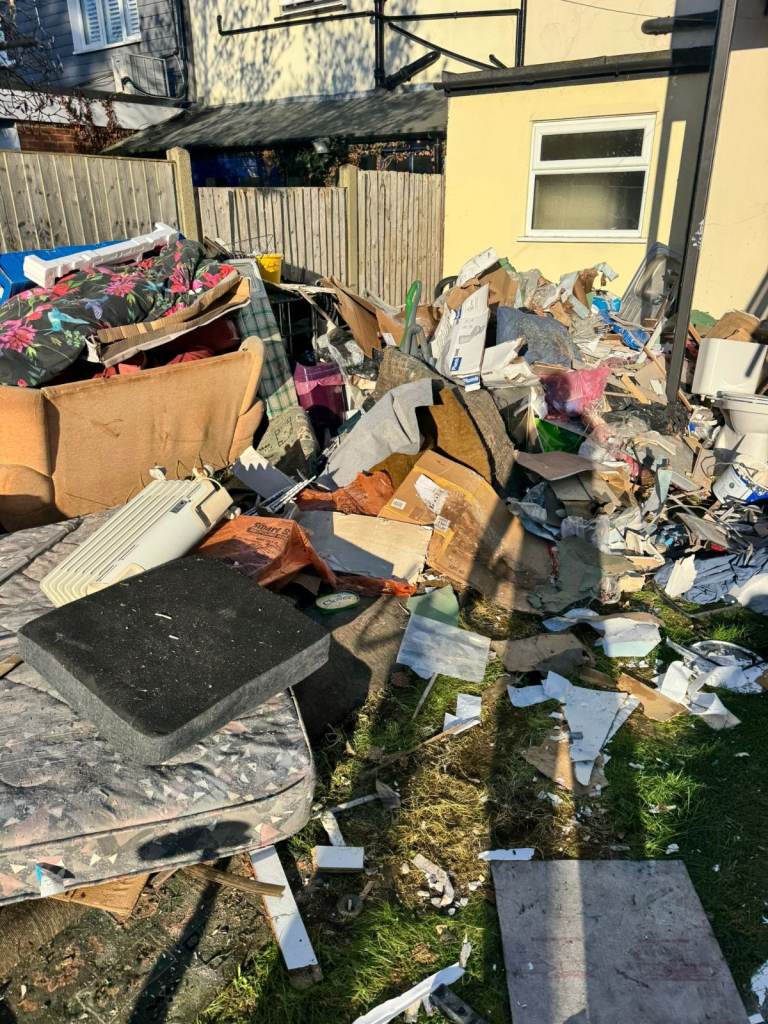  Cheap Waste Disposal, Rubbish Removal, Junk, Office Waste, Skip Size 12 yards from £120