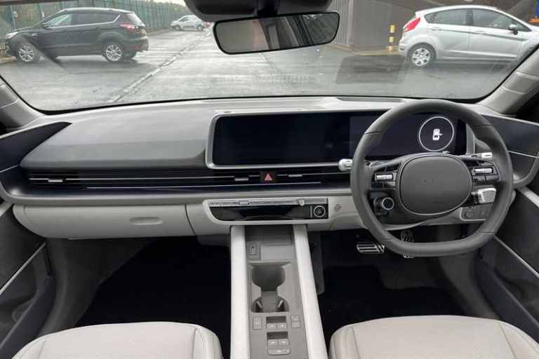 2025 Hyundai IONIQ 6 77.4kWh Ultimate Saloon 4dr Electric Auto (228 ps) Saloon Electric Automatic