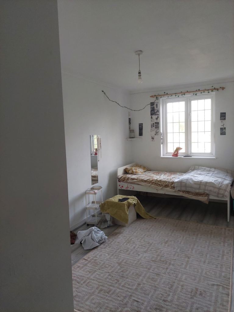 Double BedRoom for Rent 