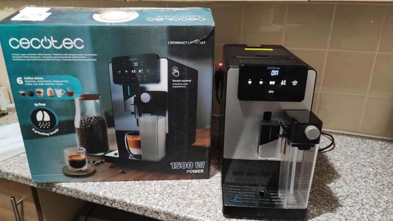 £340 new CECOTEC SUPERAUTOMATIC ESPRESSO MACHINE CREMMAET LATTE ART. 1500W, 19BAR