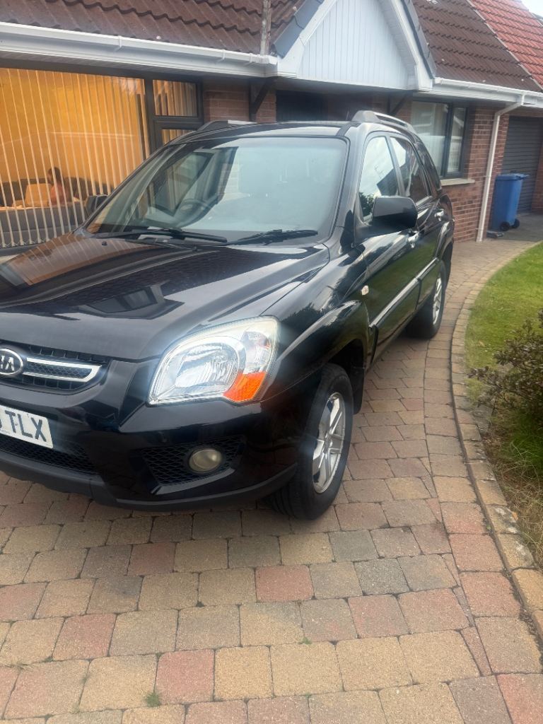 KIA SPORTAGE, DIESEL, AUTOMATIC, FULL YEARS MOT