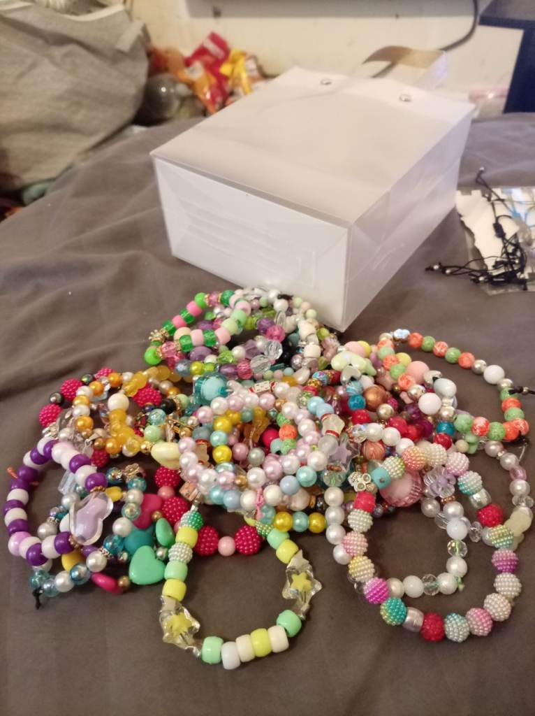 Bracelets 