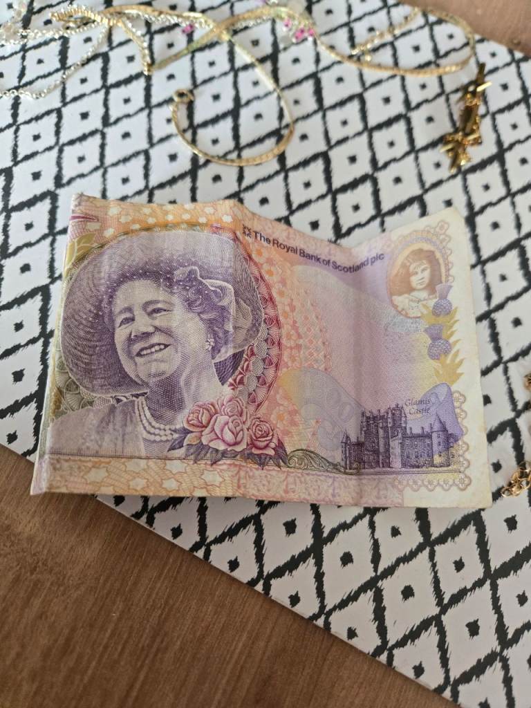 Rotal bank of Scotland £20 celebrating the 100th birthday of the Queen Mother