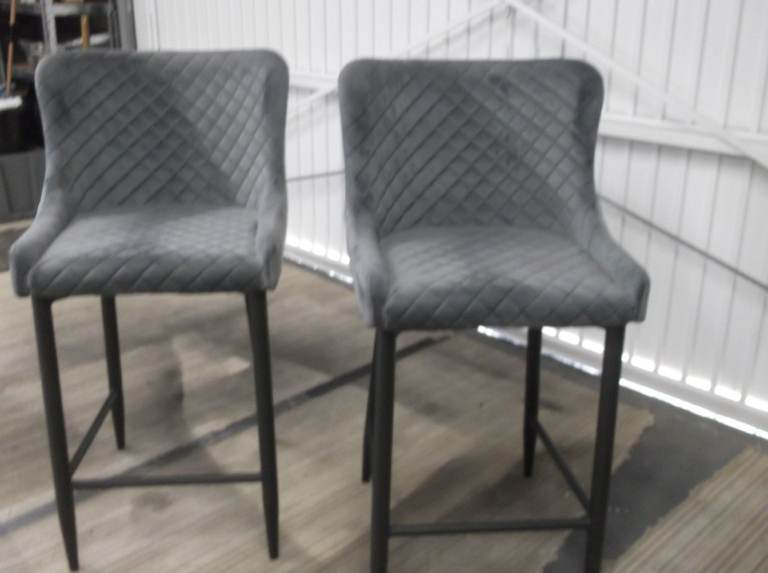 3 KITCHEN STOOLS