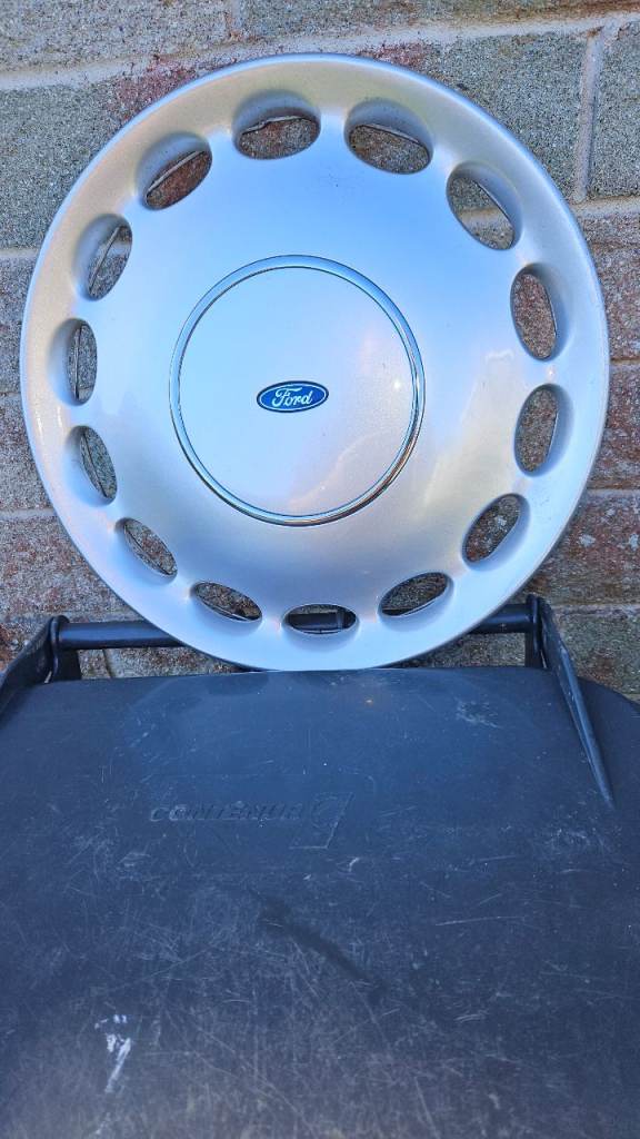 Ford wheel trims