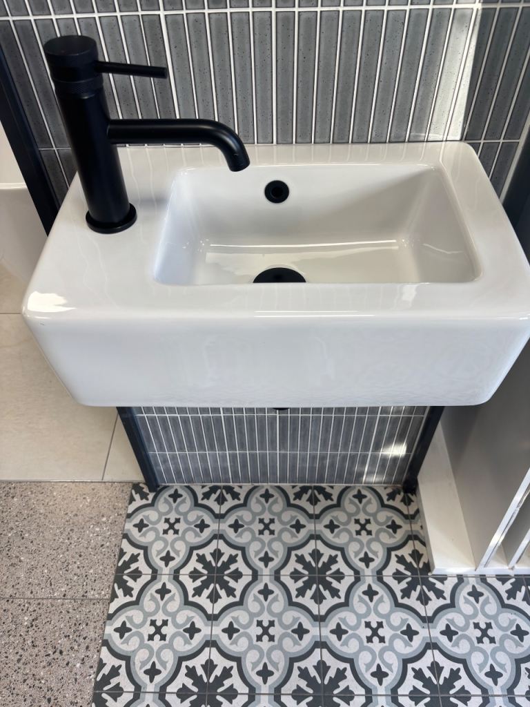 image for Cloakroom Wall mounted basin Inc waste & Bottletrap NOW £95.95✅