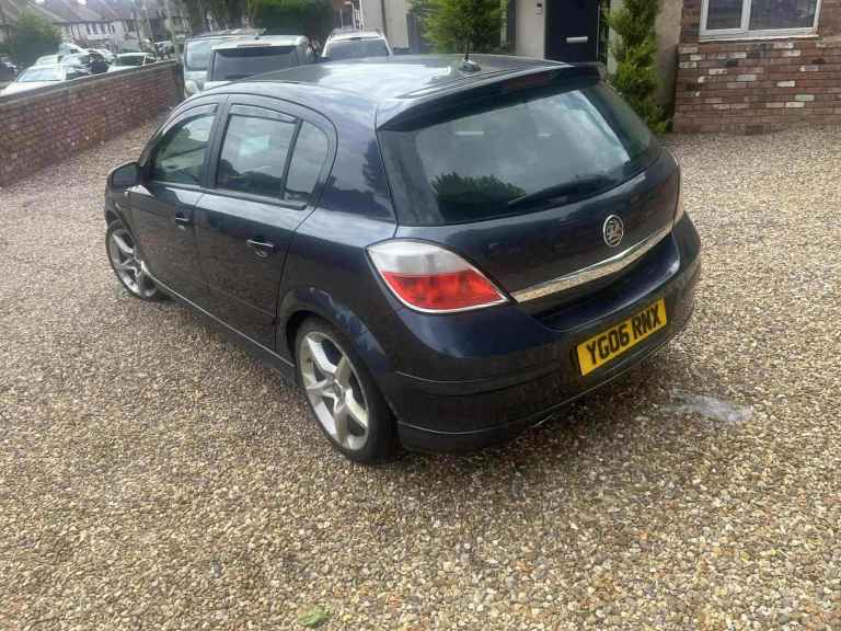 Vauxhall astra h breaking