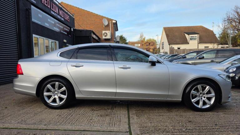 VOLVO S90 2.0 D4 Momentum Auto Euro 6 (s/s) 4dr 2018