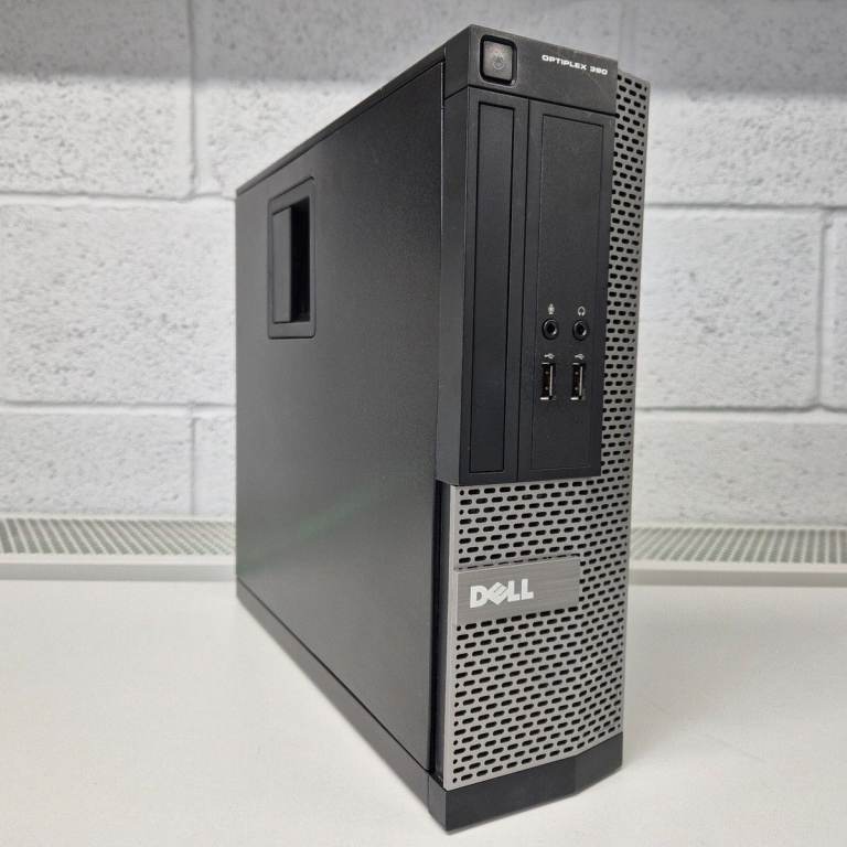 Desktop PC WITH WIRELESS MOUSE AND KEYBOARD!