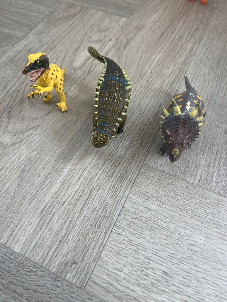 3x dinosaurs 