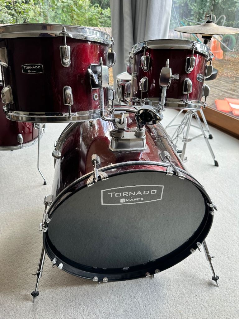 Great Tornado Mapex drum kit 