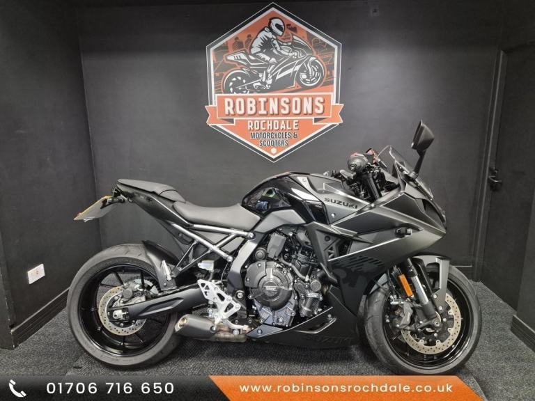 2025 25 plate Suzuki GSX-8R 1130 miles.fitted with extras