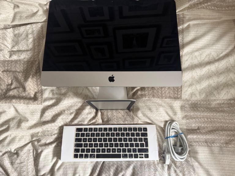 Apple iMac 21.5 Inch 1.4GHz Intel Core i5 16GB 1600 MHz DDR3 Like New 
