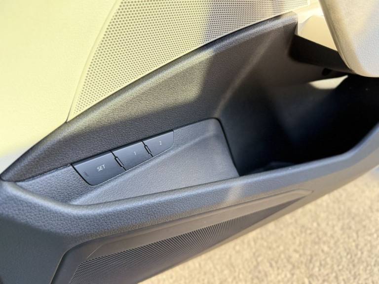 2019 Audi e-tron 55 SUV 5dr Electric Auto quattro 95kWh (408 ps) ESTATE ELECTRIC Automatic