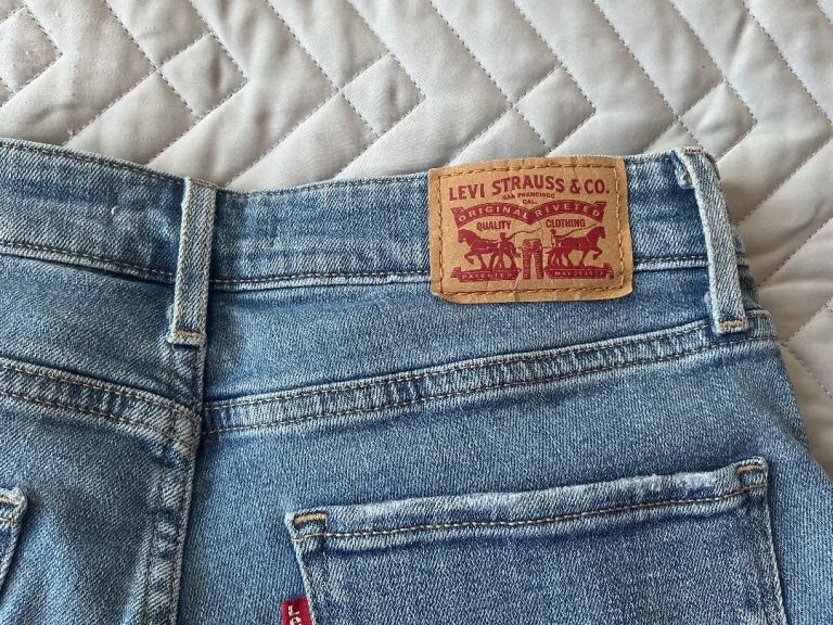 Levi's 721 High Rise Skinny Jeans - Size 28, Light Blue Denim