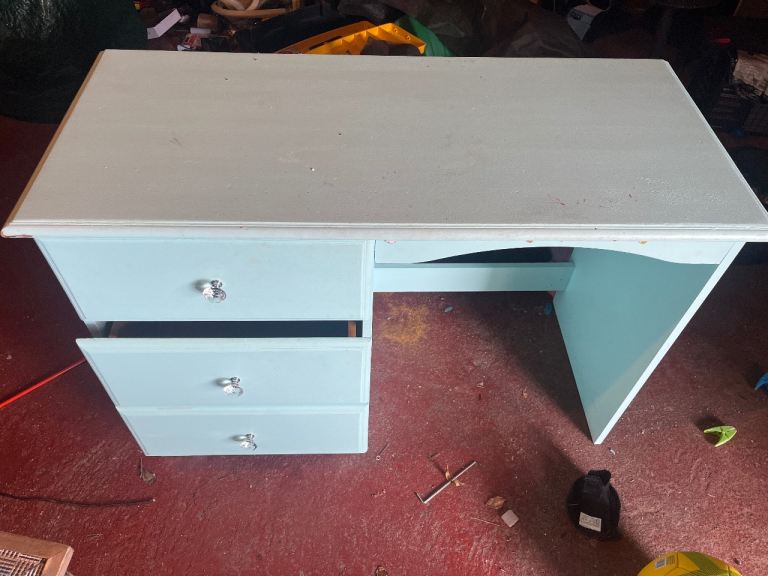 Make up / computer desk
