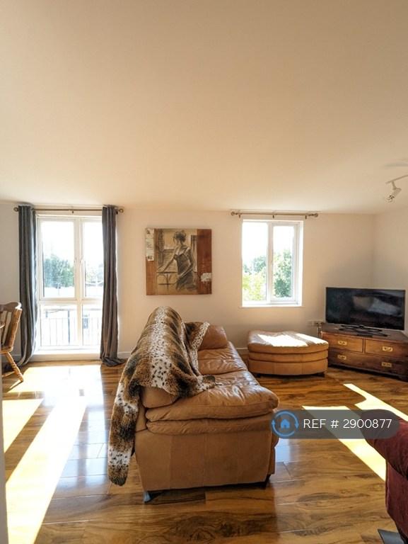 2 bedroom flat in Vellacot Close, Cardiff, CF10 (2 bed) (#2900877)