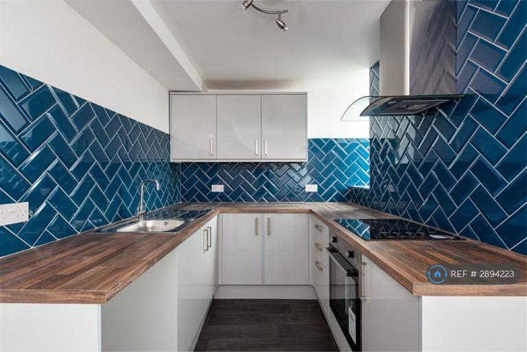 2 bedroom flat in Beach Rise, Westgate-On-Sea, CT8 (2 bed) (#2894223)