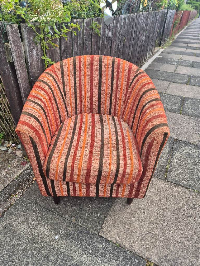 Tub chair