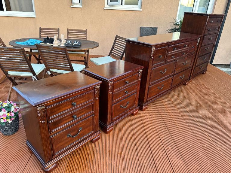 ANTIQUE BEDROOM SET FURNITURE 