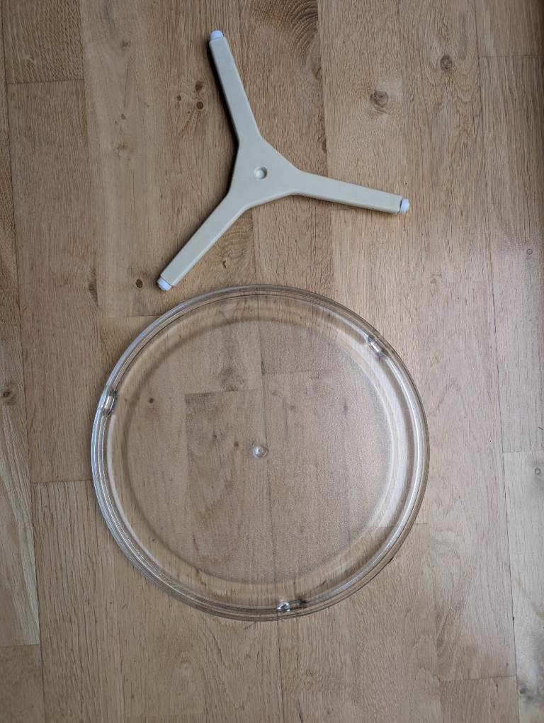 Microwave Glass Turntable Plate with Roller Ring – Good Condition