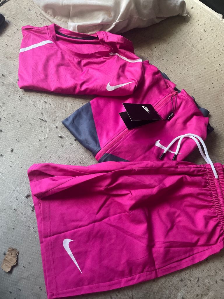 Pink Nike miller 3 piece set