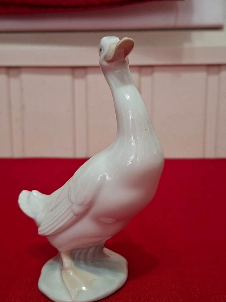 VINTAGE NAO (LLADRO)  – ITEM REF 0245 – DUCK