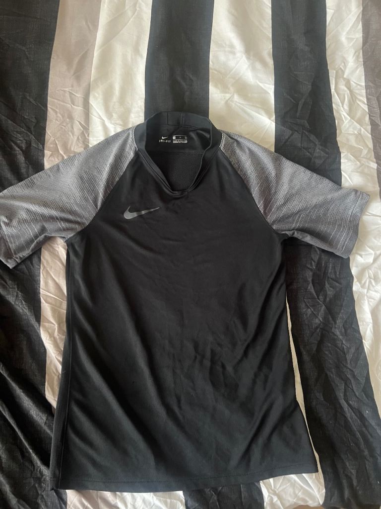 Nike Dri-FIT Short Sleeve T-Shirt – Black/Grey, Good Condition