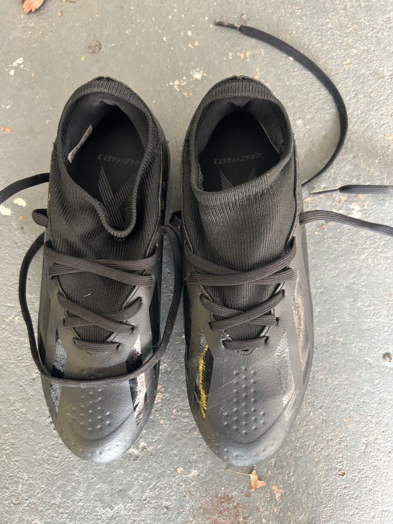 Adidas football shoes in size 3