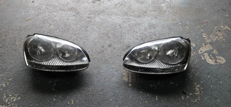 VW Golf MK5 headlights