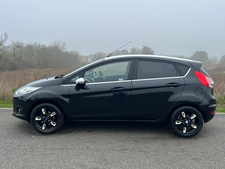 2016 Ford Fiesta 1.25 82 Zetec Black 5dr HATCHBACK Petrol Manual