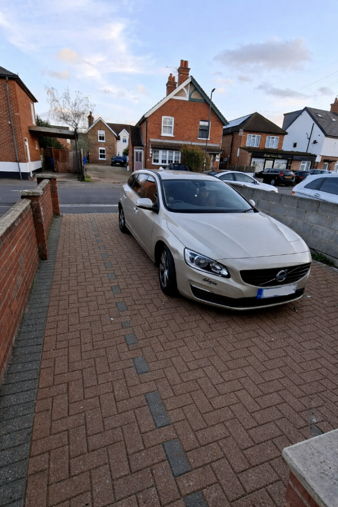 3/4 BEDROOM HOUSE - CORDWALLIS ROAD MAIDENHEAD SL67BB